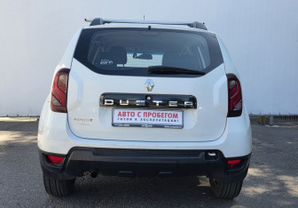 Подержанный автомобиль Renault Duster 2017 года (6 фото)