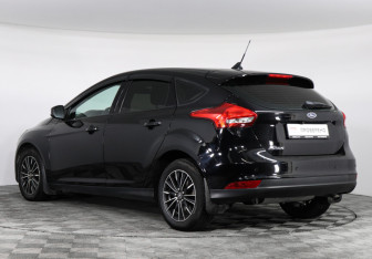 Подержанный автомобиль Ford Focus Hatchback 2018 года (7 фото)