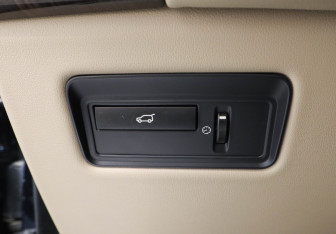 Подержанный автомобиль Land Rover Range Rover Sport 2014 года (13 фото)