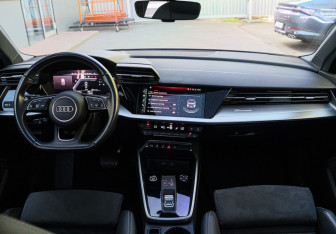 Подержанный автомобиль Audi A3 Sedan 2022 года (10 фото)