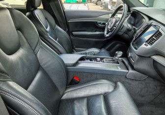 Подержанный автомобиль Volvo XC90 2018 года (14 фото)