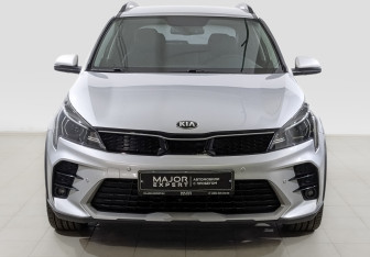 Подержанный автомобиль Kia Rio Hatchback 2021 года (2 фото)