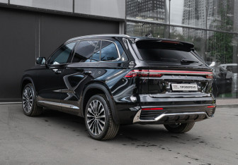Подержанный автомобиль Geely Monjaro 2025 года (6 фото)