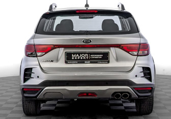 Подержанный автомобиль Kia Rio Hatchback 2021 года (6 фото)