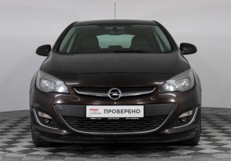 Подержанный автомобиль Opel Astra Hatchback 2014 года (2 фото)