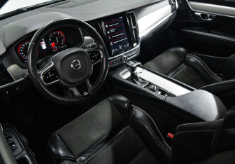 Подержанный автомобиль Volvo S90 2018 года (7 фото)