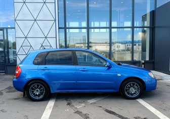 Подержанный автомобиль Kia Cerato Hatchback 2006 года (4 фото)
