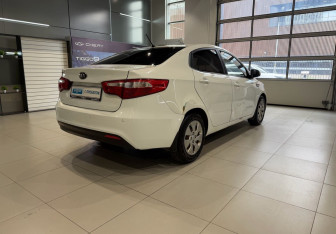 Подержанный автомобиль Kia Rio Sedan 2013 года (4 фото)