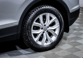 Подержанный автомобиль Volkswagen Tiguan 2018 года (15 фото)