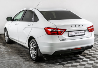 Подержанный автомобиль LADA (ВАЗ) Vesta Sedan 2016 года (7 фото)