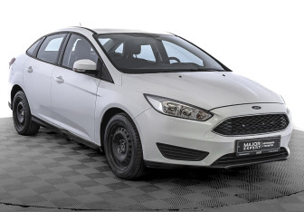 Подержанный автомобиль Ford Focus Sedan 2016 года (3 фото)