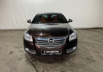 Подержанный автомобиль Opel Insignia Liftback 2013 года (2 фото)