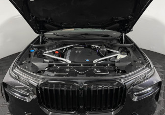 Подержанный автомобиль BMW X7 2022 года (10 фото)