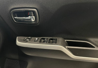 Подержанный автомобиль Suzuki Solio 2018 года (18 фото)