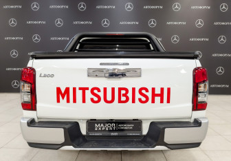 Подержанный автомобиль Mitsubishi L200 2022 года (6 фото)