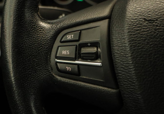 Подержанный автомобиль BMW X3 2014 года (12 фото)