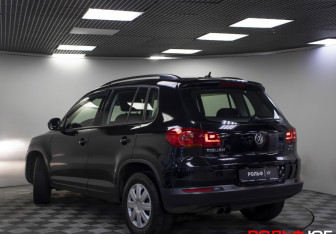 Подержанный автомобиль Volkswagen Tiguan 2013 года (18 фото)