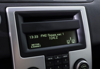 Подержанный автомобиль Volvo S40 2010 года (20 фото)