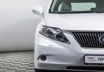 Подержанный автомобиль Lexus RX 2011 года (14 фото)