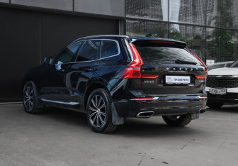 Подержанный автомобиль Volvo XC60 2019 года (6 фото)