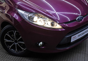 Подержанный автомобиль Ford Fiesta Hatchback 2011 года (21 фото)