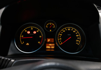 Подержанный автомобиль Opel Zafira Compactvan 2007 года (8 фото)