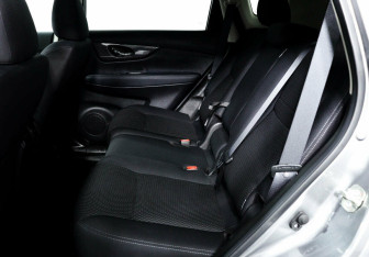 Подержанный автомобиль Nissan X-Trail 2022 года (13 фото)