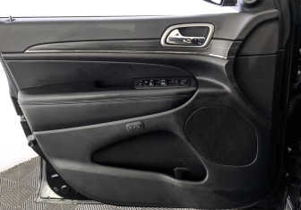 Подержанный автомобиль Jeep Grand Cherokee 2021 года (19 фото)