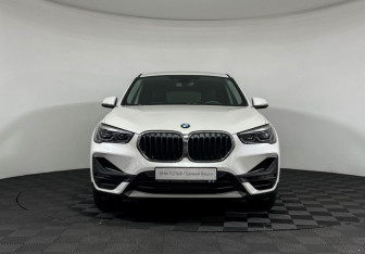 Подержанный автомобиль BMW X1 2020 года (3 фото)