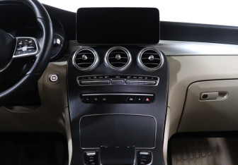 Подержанный автомобиль Mercedes-Benz GLC Coupe 2021 года (14 фото)