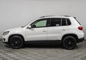 Подержанный автомобиль Volkswagen Tiguan 2011 года (8 фото)