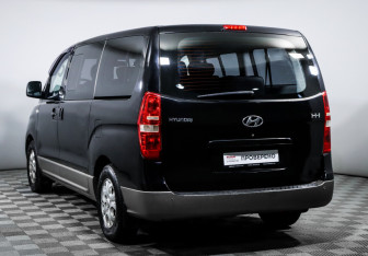 Подержанный автомобиль Hyundai H-1 2010 года (7 фото)
