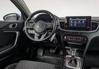 Подержанный автомобиль Kia Ceed Hatchback 2020 года (28 фото)