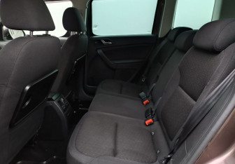 Подержанный автомобиль Skoda Yeti 2013 года (11 фото)