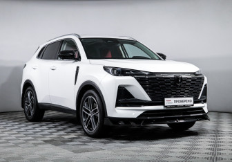Подержанный автомобиль Changan UNI-S 2024 года (3 фото)