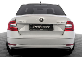 Подержанный автомобиль Skoda Octavia Liftback 2018 года (6 фото)