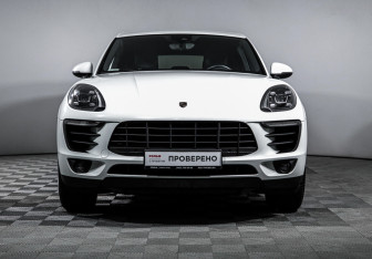 Подержанный автомобиль Porsche Macan 2018 года (2 фото)