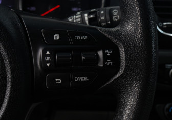 Подержанный автомобиль Kia Carnival 2018 года (22 фото)