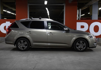 Подержанный автомобиль Kia Ceed Wagon 2011 года (4 фото)