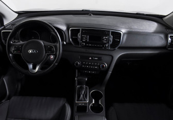Подержанный автомобиль Kia Sportage 2017 года (11 фото)