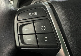 Подержанный автомобиль Volvo S80 2011 года (15 фото)
