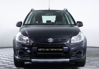 Подержанный автомобиль Suzuki SX4 Hatchback 2013 года (2 фото)