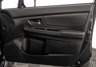 Подержанный автомобиль Subaru XV 2013 года (24 фото)