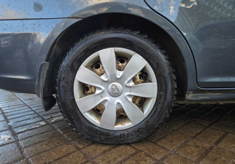 Подержанный автомобиль Hyundai Verna Sedan 2008 года (13 фото)