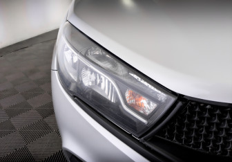 Подержанный автомобиль LADA (ВАЗ) Vesta Sedan 2019 года (17 фото)