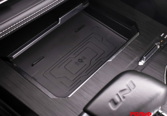 Подержанный автомобиль Changan UNI-K 2023 года (17 фото)