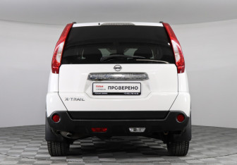 Подержанный автомобиль Nissan X-Trail 2011 года (6 фото)