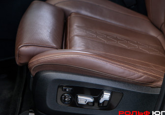 Подержанный автомобиль BMW X7 2019 года (19 фото)