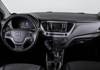 Подержанный автомобиль Hyundai Solaris Sedan 2017 года (12 фото)