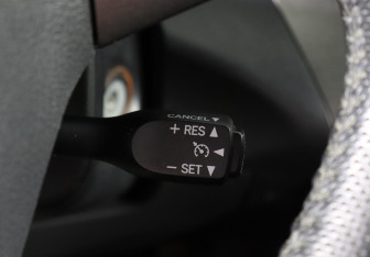 Подержанный автомобиль Toyota RAV4 2010 года (9 фото)